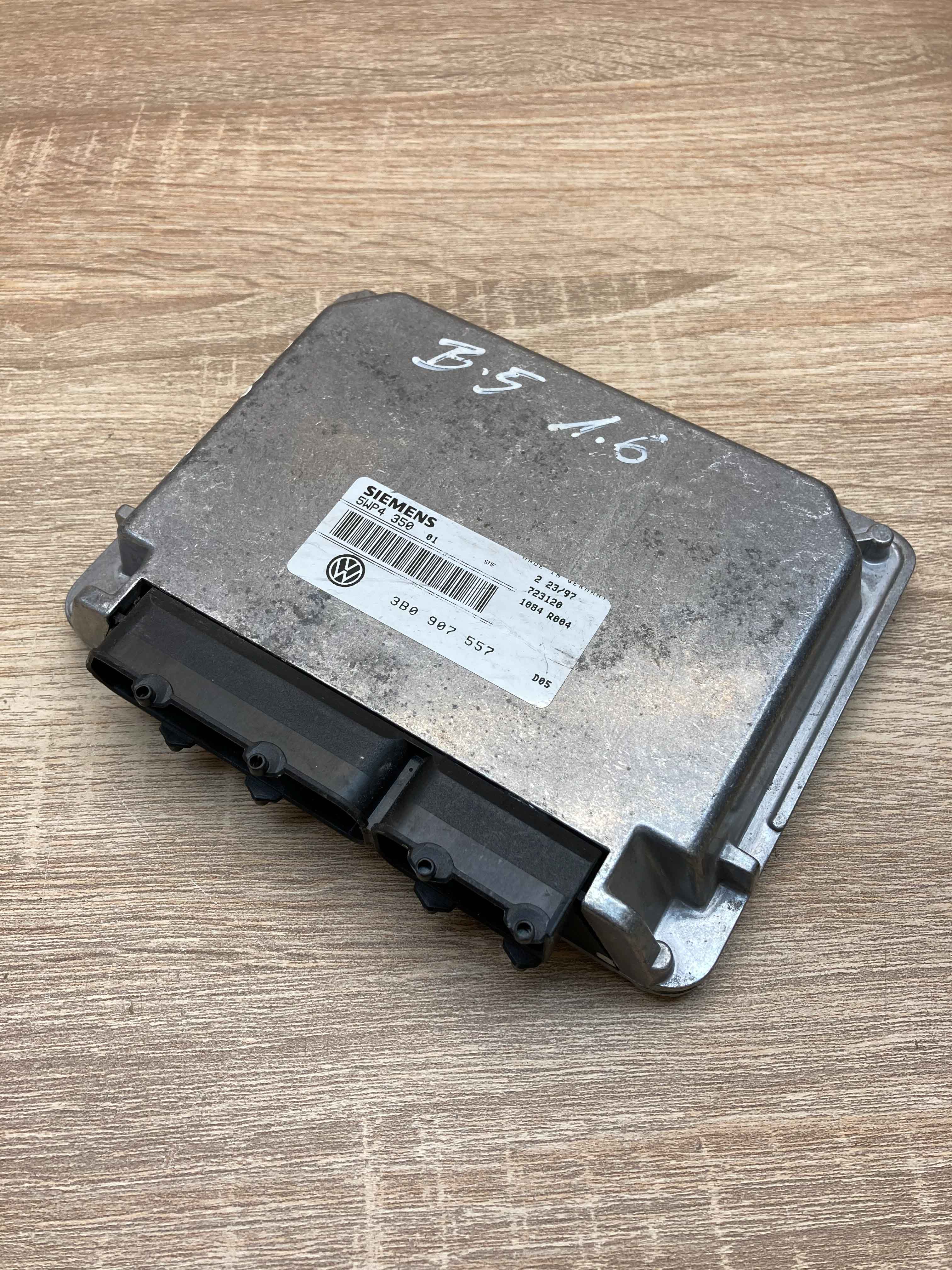 3B0907557 5WP4350 Volkswagen Passat B5 1.6 Motor ECU Engine Module Unit Siemen