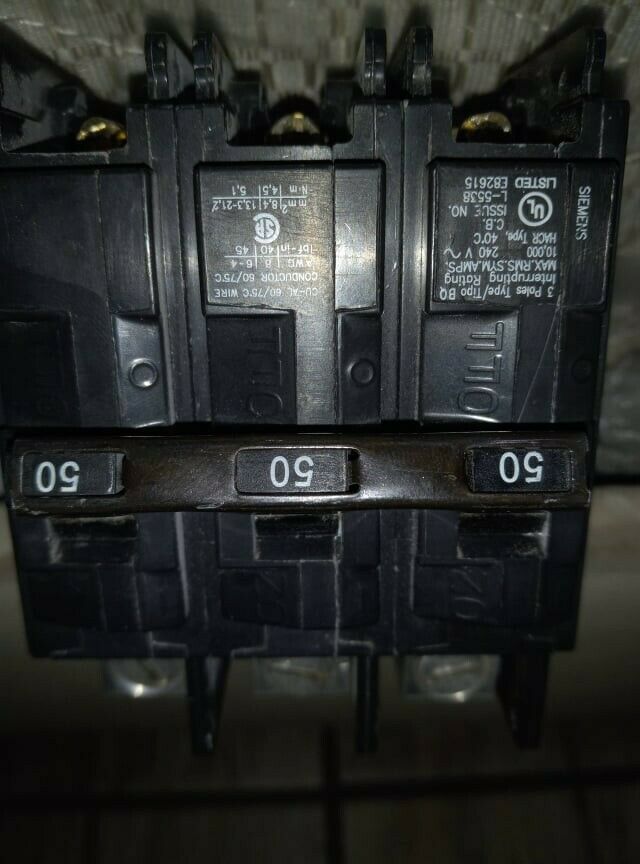 Siemens BQ3B050L 3 Pole 50A Circuit Breaker Power In Power Out