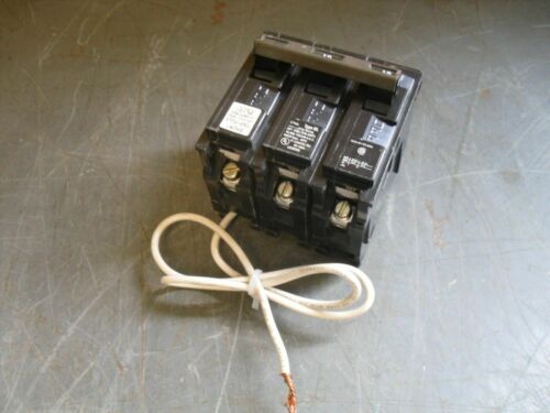 SIEMENS BL CIRCUIT BREAKER B21500S01 15AMP 240VOLT 2POLE W/SHUNT