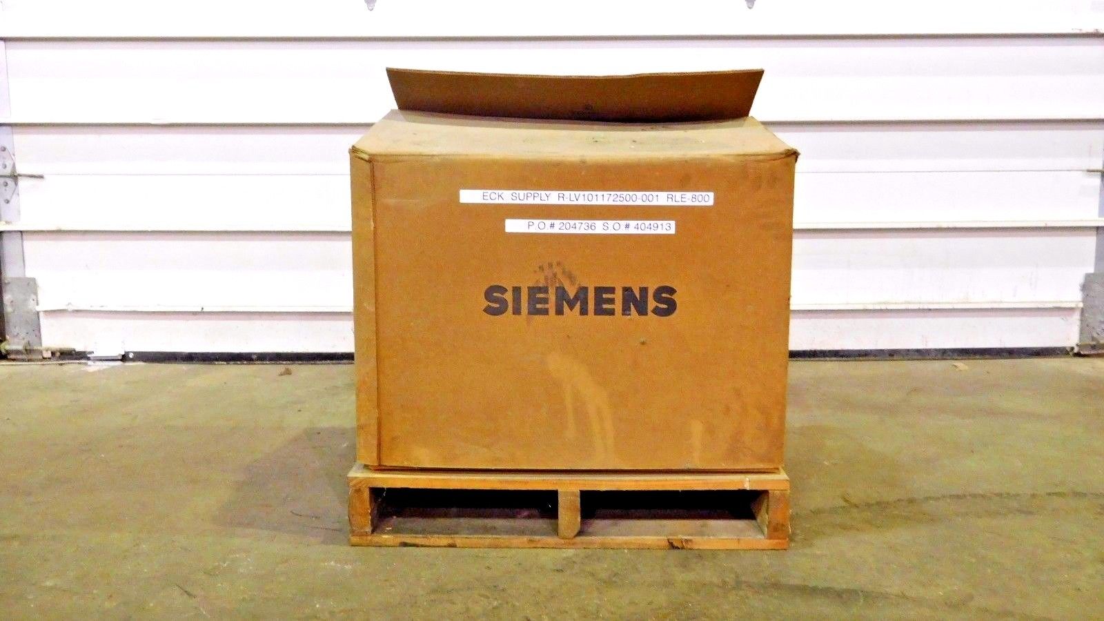RX-3132, SIEMENS TYPE RL LOW VOLTAGE POWER CIRCUIT BREAKER. RLE-800. 800 AMP.