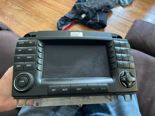 2004 MERCEDES S430 S500 AUDIO RECEIVER WITH NAVIGATOR DISPLAY PART # A2208274242