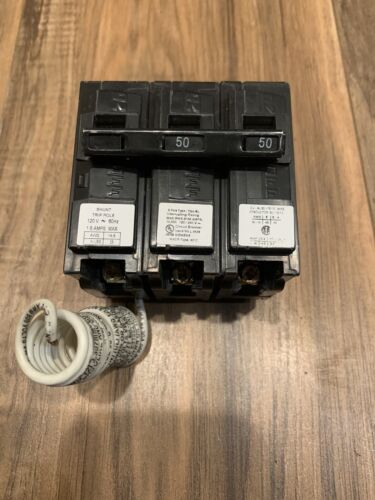 SIEMENS B25000S01 2P 50A SHUNT TRIP BOLT ON Breaker