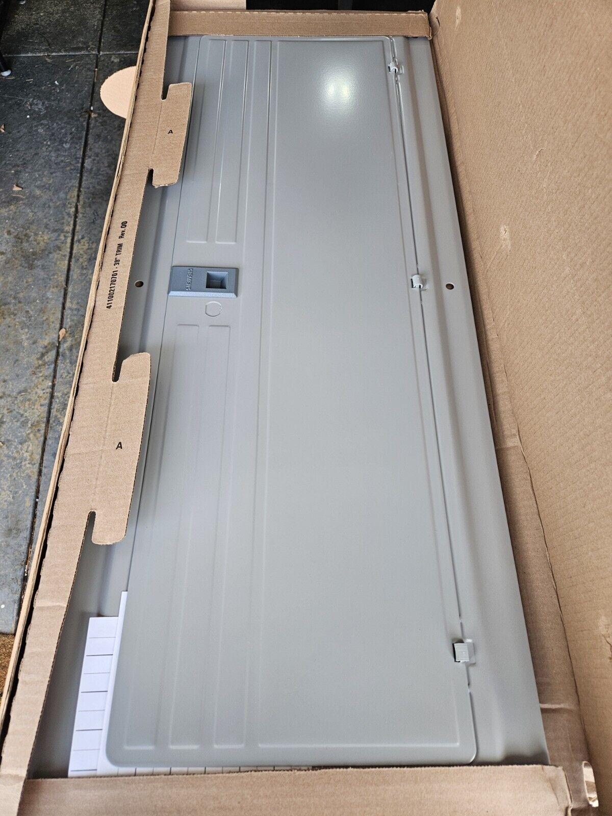 SIEMENS P3054B3200CU Load Center Indoor NEMA Type 1 3Phase 30 spaces 54 circuits