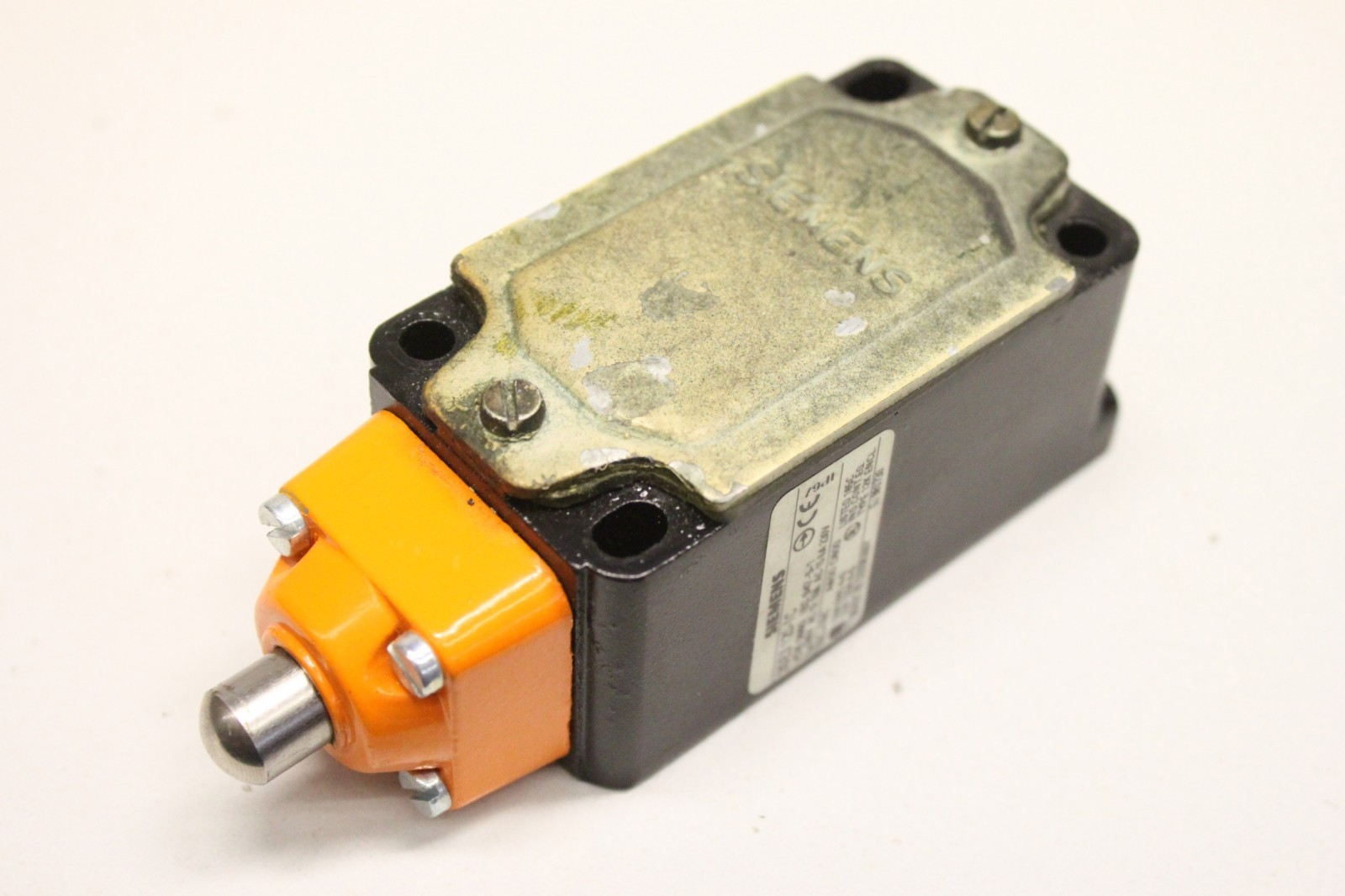 SIEMENS 3SE3120-1C 3SE3 120-1C 230V Position Switch