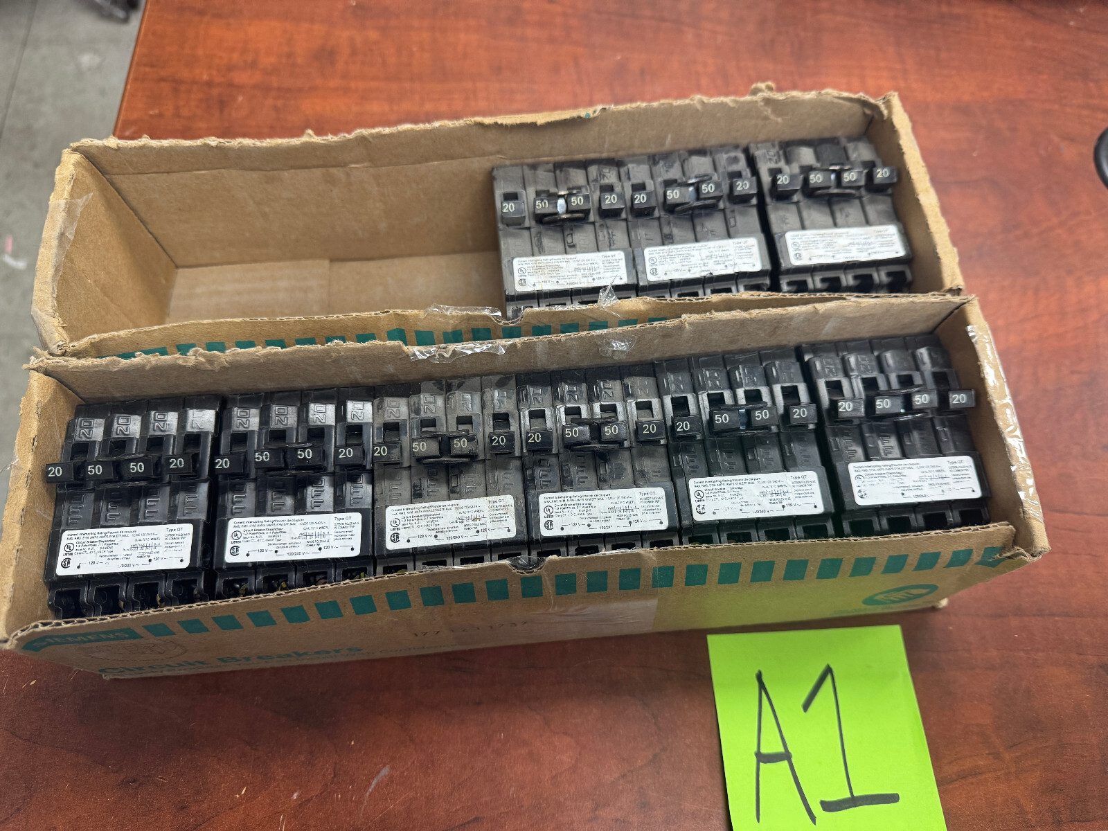 LOT OF 9  SIEMENS Q22050CT 20 Amp 1 Pole 50 Amp 2 Pole 240V Quad Circuit Breaker