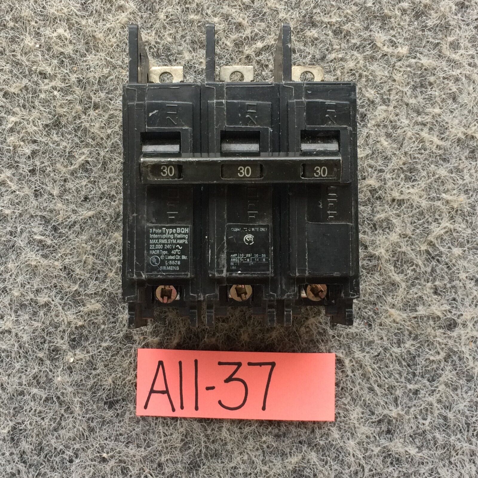 SIEMENS BQ3B030H 30A AMP 3P POLE 240V BOLT ON BQH CIRCUIT BREAKER