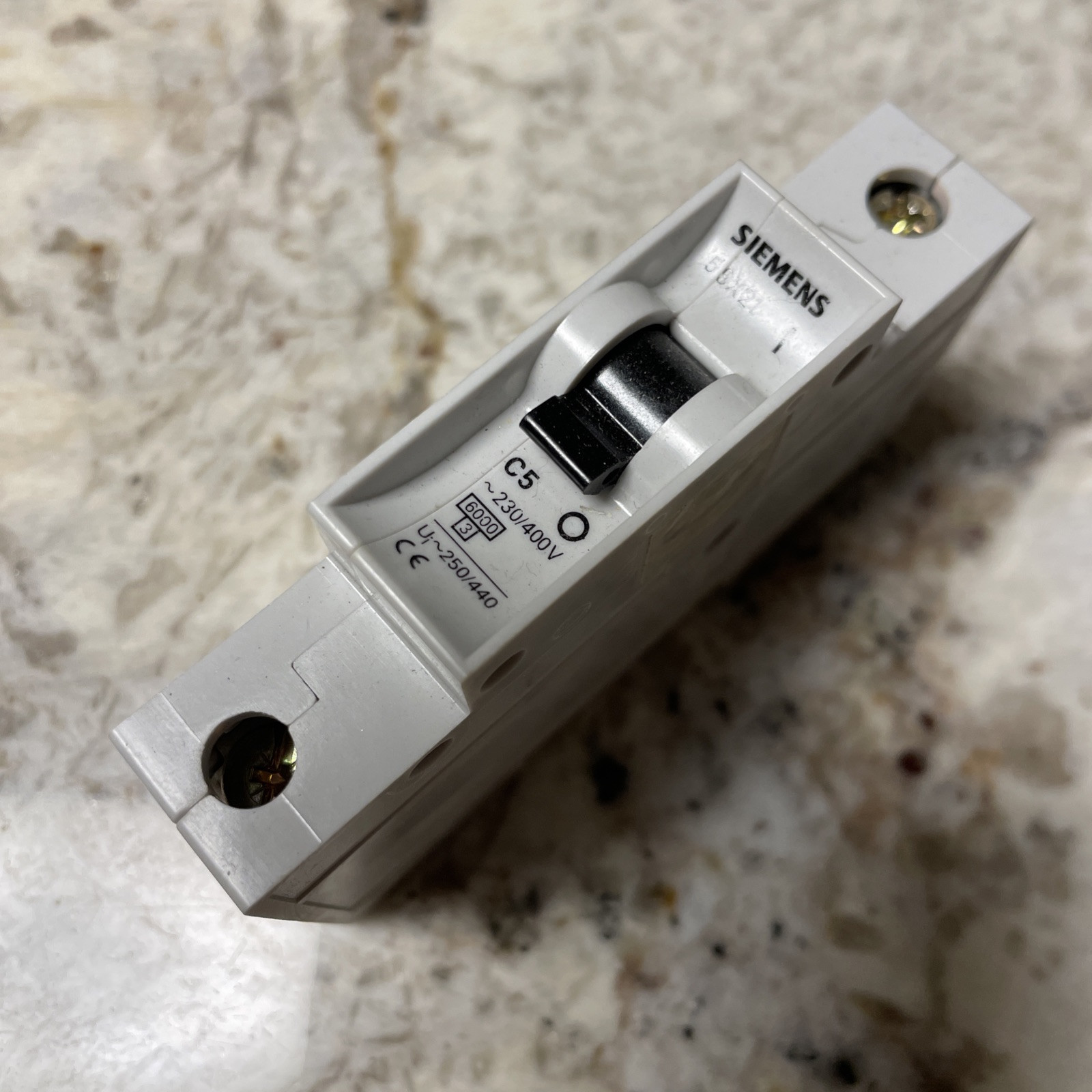 *New* Siemens 5SX21-C5 1-Pole 5 Amp Din Rail Mount Circuit Breaker  230/460V