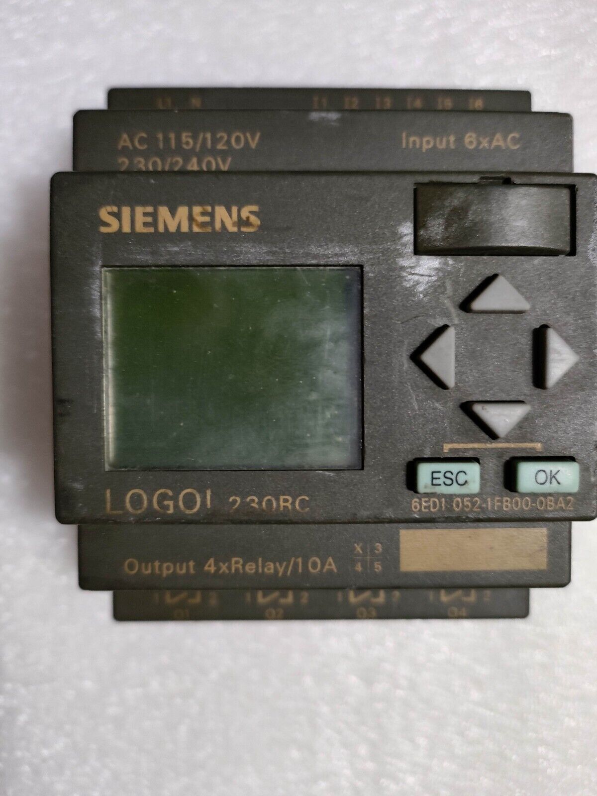 Siemens LOGO!230RC  6ED1 052-1FB00-0BA2 Output 4xRelay/10A Input 6xAC