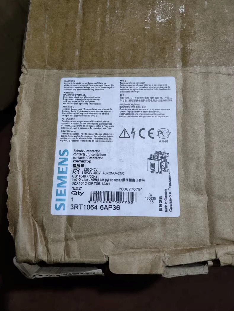 1 PC new SIEMENS 3RT1064-6AP36 Good Conditions intact