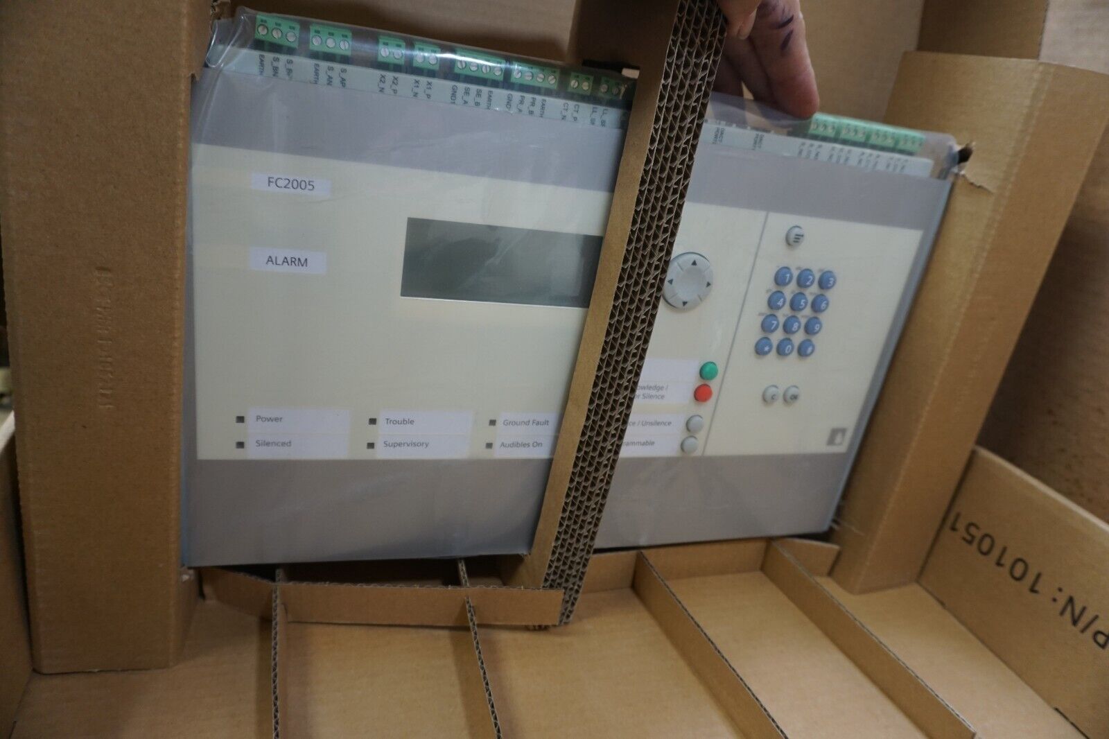 SIEMENS FCM2041-U2 DESIGO OPERATOR INTERFACE Unused open box