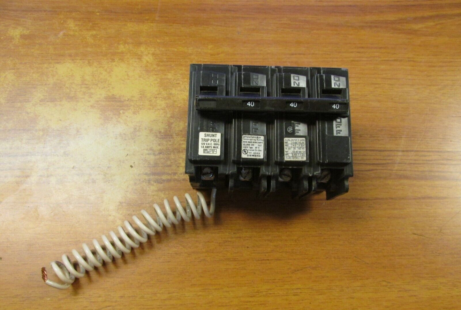 Siemens Circuit Breaker W/ Shunt Trip, 3P, 40A, Cat# B340H00S01 ...  YI-1004