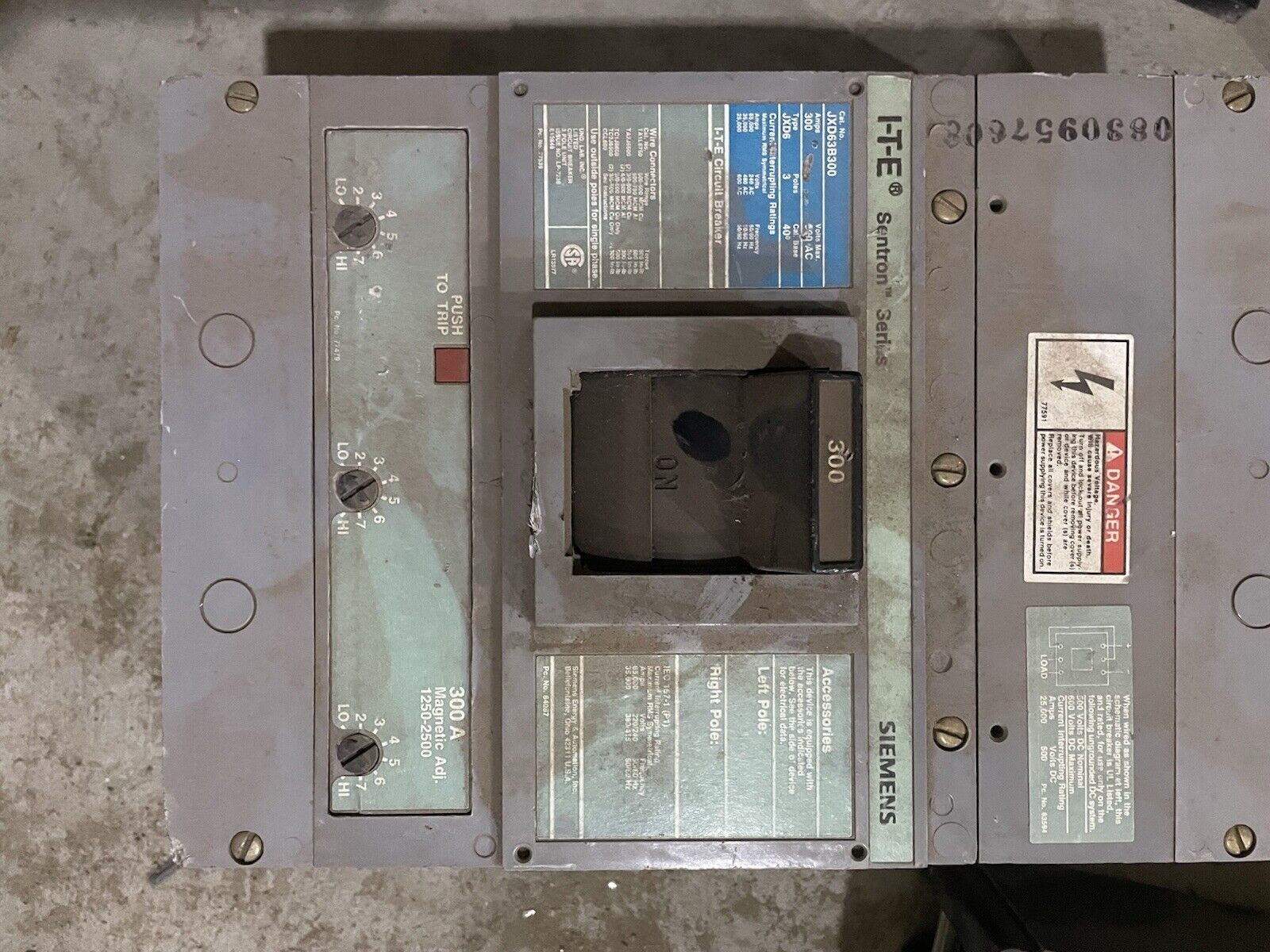 Siemens Sentron JXD63B300 300 Amp 3 Pole 600V JXD  Circuit Breaker