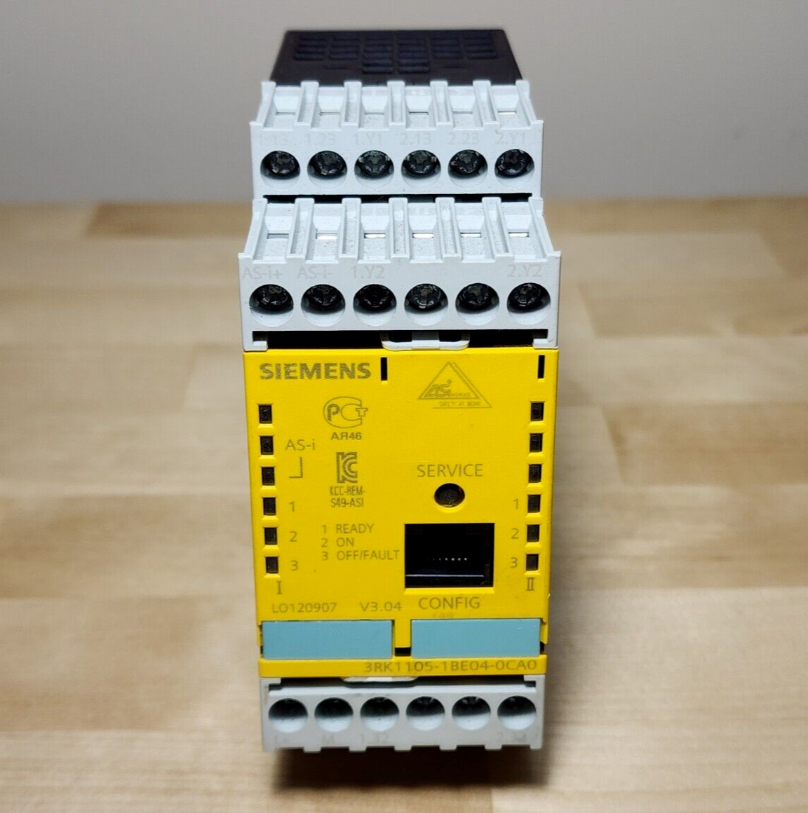 Siemens 3RK1105-1BE04-0CA0 Safety Relay Monitor