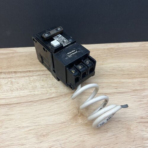 Siemens - 2 Pole 50 Amp 120 240V AC Type QPF Plug on GF Breaker - Old Stock