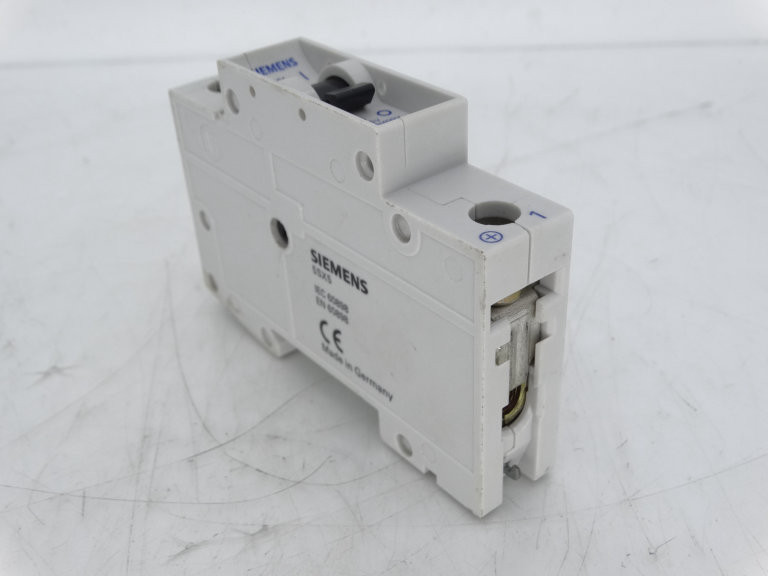 SIEMENS 5SX51-C16 CIRCUIT BREAKER