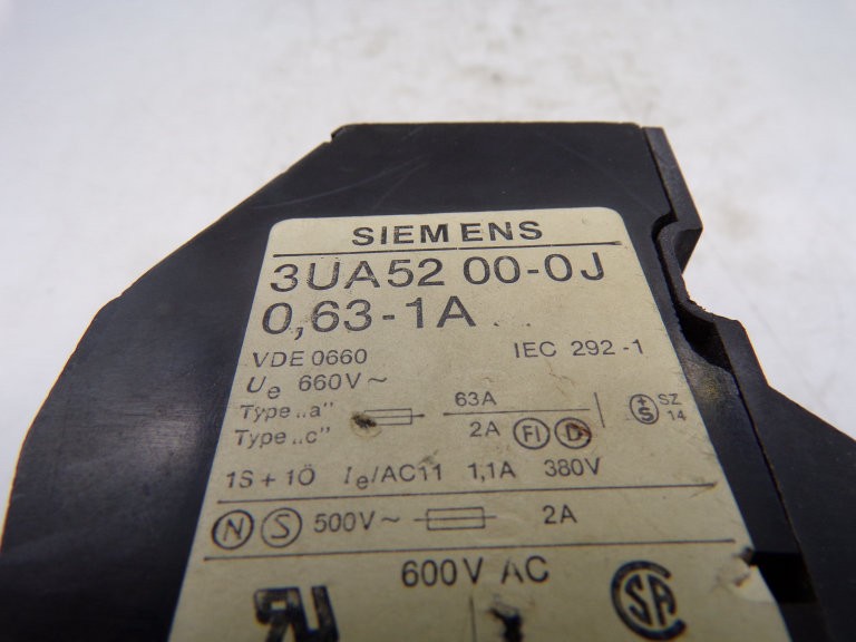 SIEMENS 3UA5240-0J RELAY