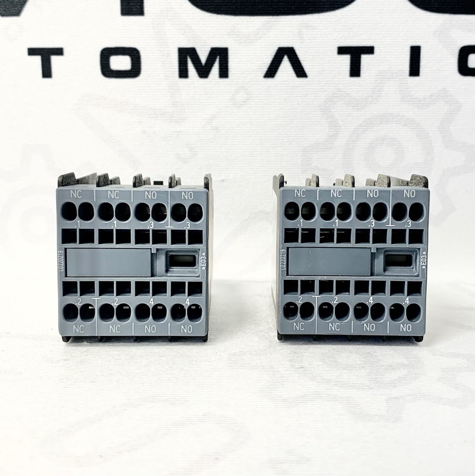 Lot Of 2 Siemens 3RH2911-2HA22 Auxiliary Contact