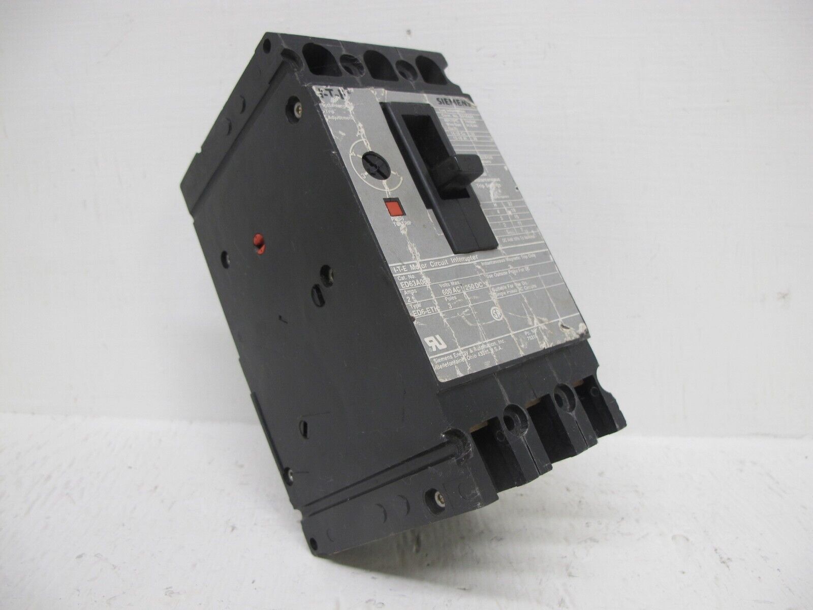 ITE ED63A002 2 Amp 120V 3-Pole Type ED6-ETI Circuit Breaker 2A Siemens 600 V