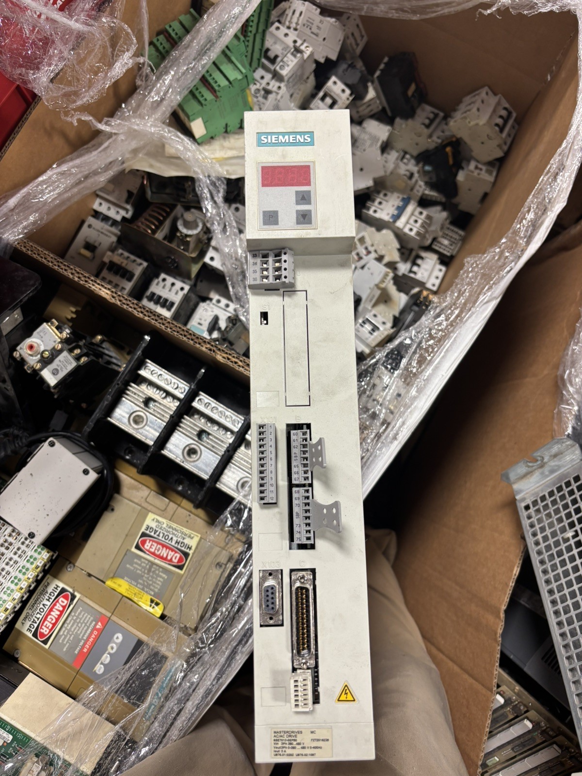 SIEMENS 6SE7013-0EP50-Z MASTERDRIVES MC AC/AC DRIVE USED