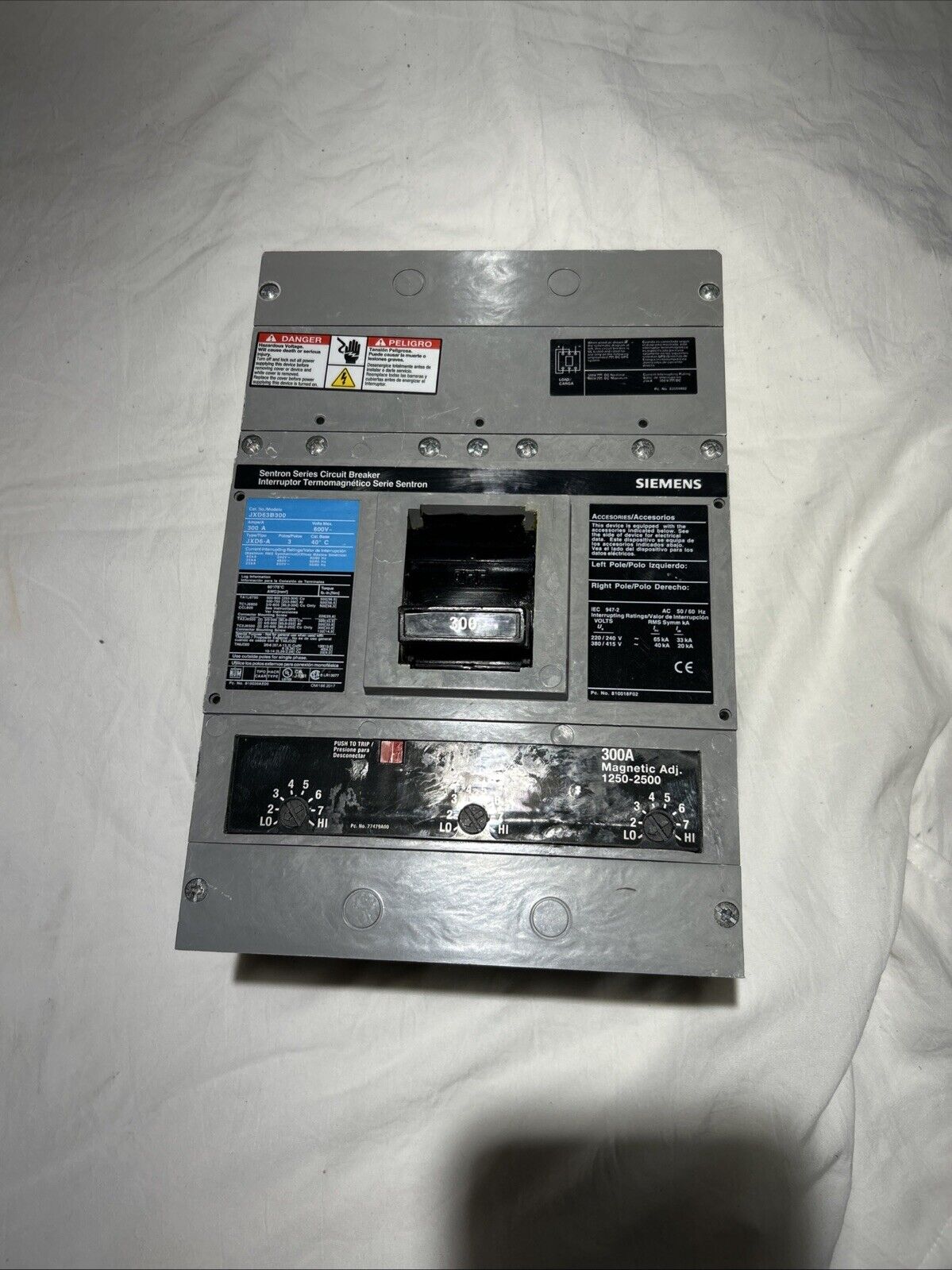 Siemens JXD63B300 Sentron Ser. Circuit Breaker 300 Amps w/ Mag. Adj. UsedTakeOut