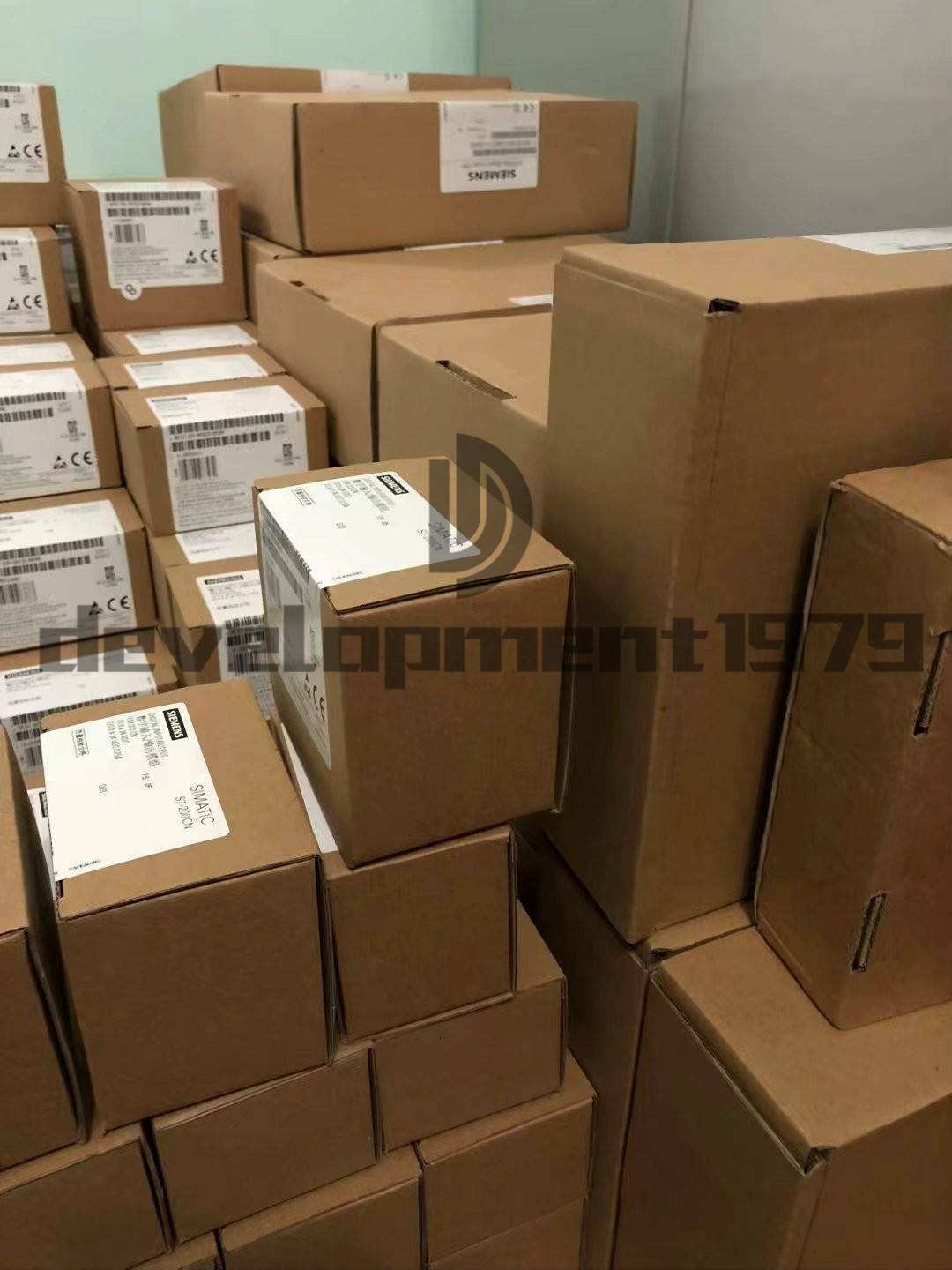ONE New In Box Siemens 6ES5430-7LA11 6ES5 430-7LA11