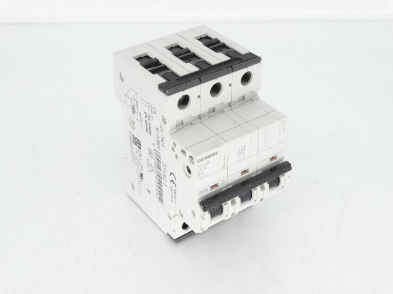 SIEMENS 5SY4303-8 CIRCUIT BREAKER