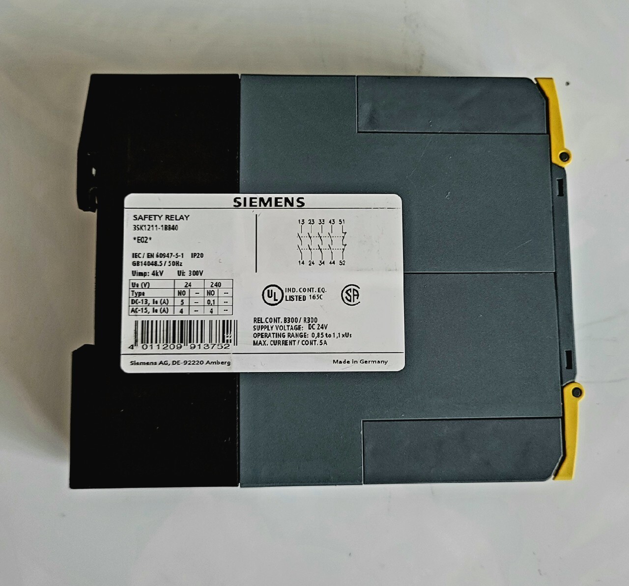 Siemens 3SK1211-1BB40 Safety Relay 