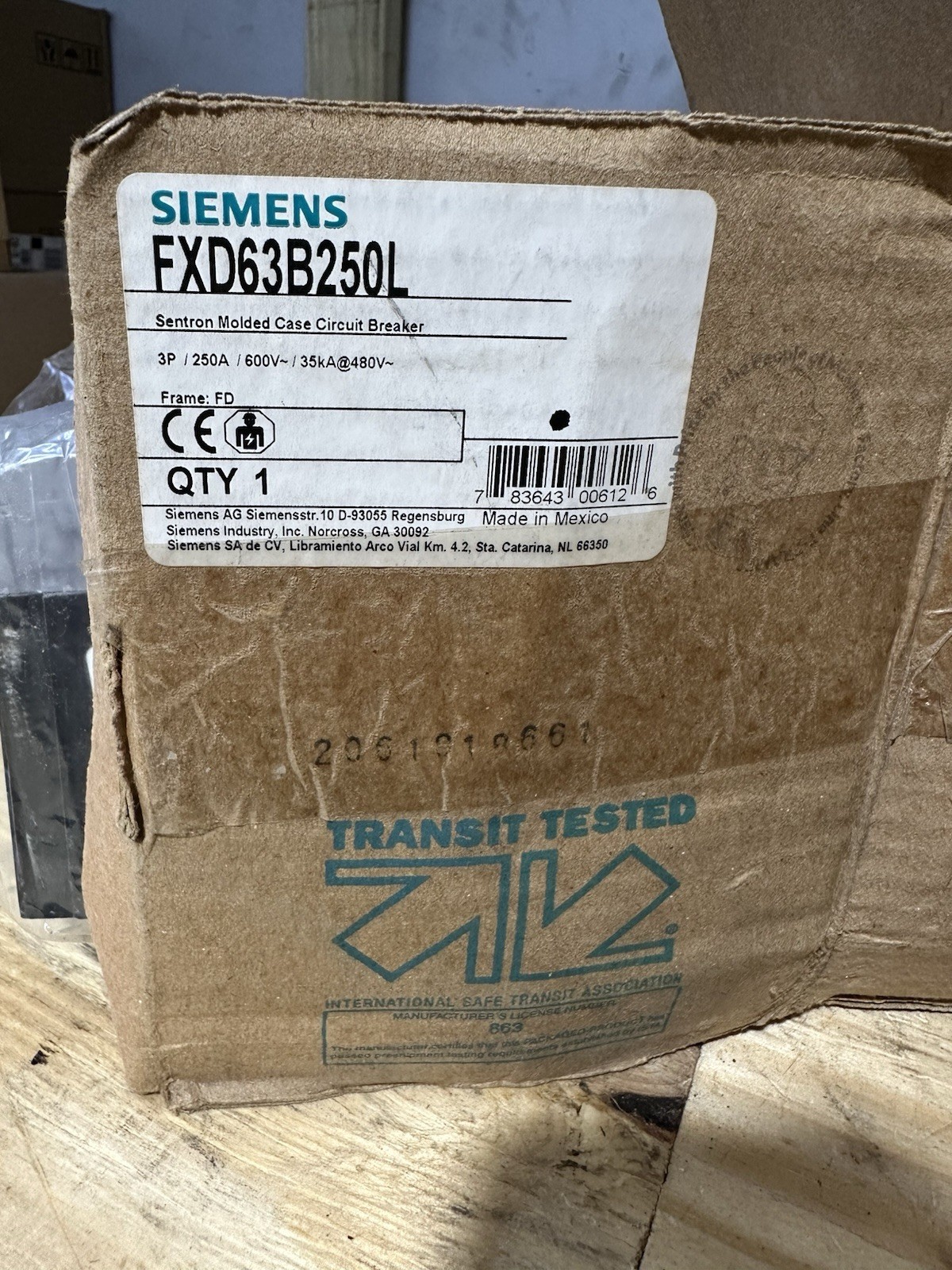 FXD63B250L - Siemens Feed-Thru 600V 250A 3 pole circuit breaker 35kA@480V