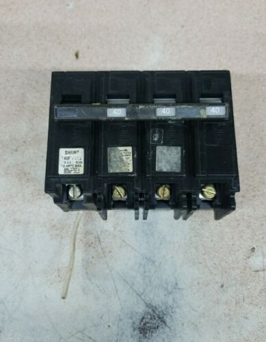 SIEMENS ITE B340H00S01 SHUNT TRIP CIRCUIT BREAKER BOLT ON 3P 40A 240VAC TYPE BLH