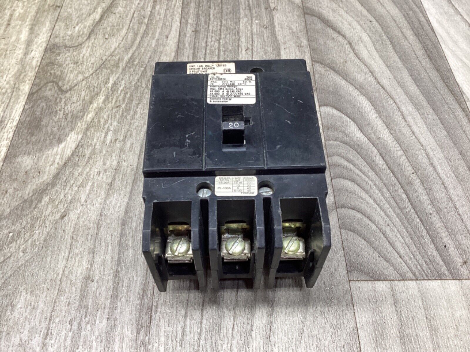 Siemens BQCH3B020 Circuit Breaker 20A 3-Pole 20 Amp BQCH 480V #22F231*CO