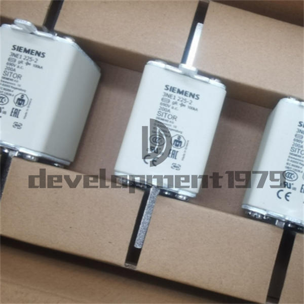 1PCS NEW SIEMENS Low voltage fuse 3NE1225-2 3NE1 225-2 200A 690V