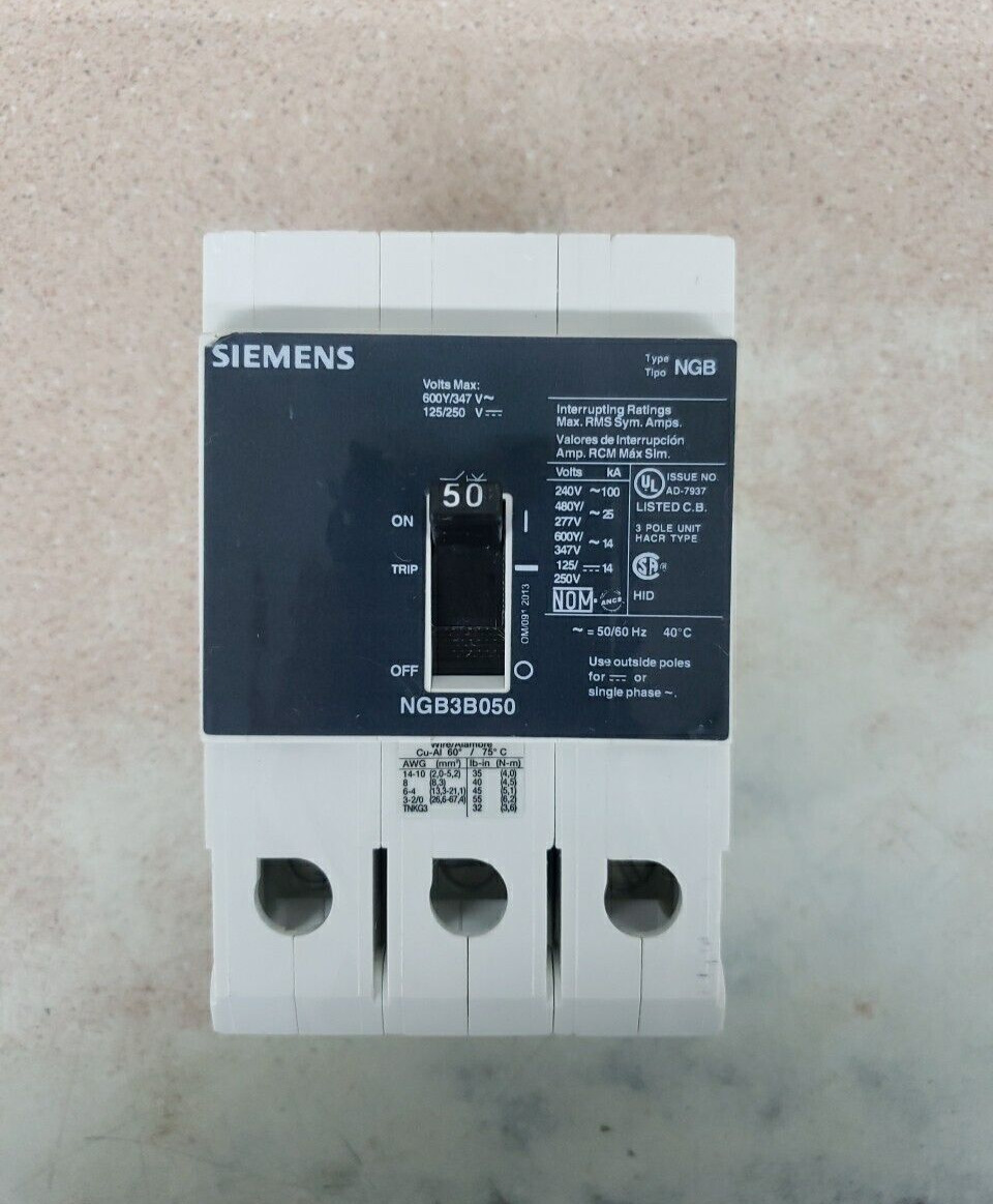 NGB3B050B - Siemens - Molded Case Circuit Breaker-CHIPPED