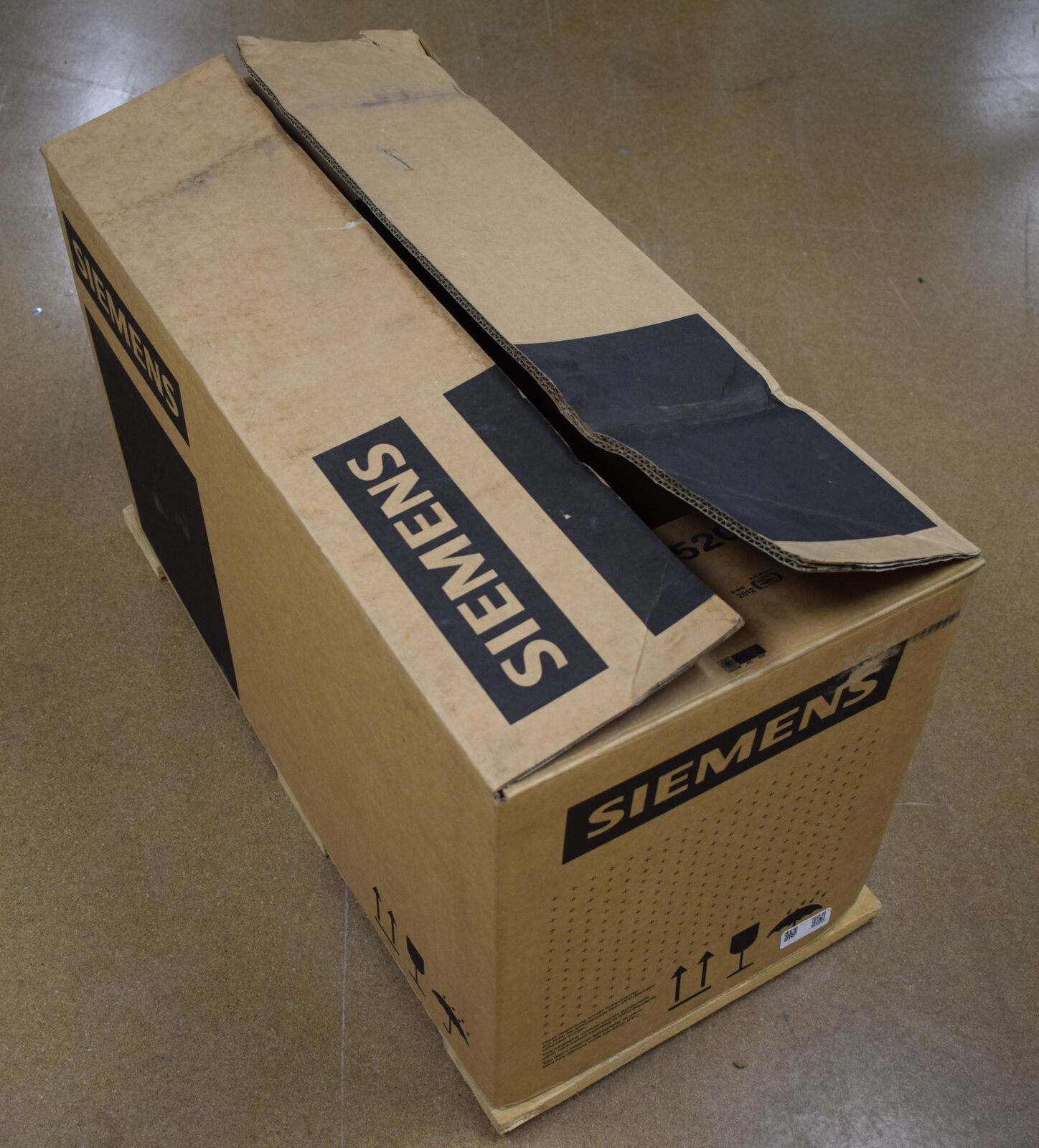 New. Siemens 1LE1002-1BD22-2AB4-Z F01+F11+F70 [24 Months Warranty]