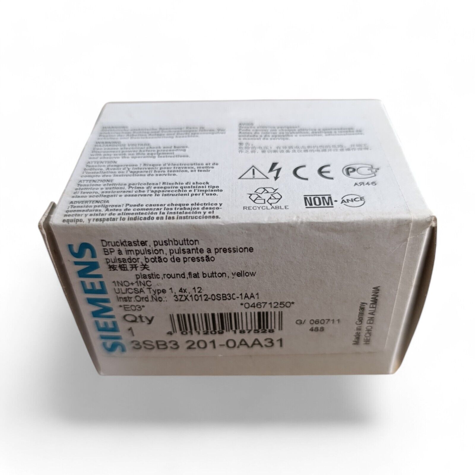 Siemens 3SB3 201-0AA31 Pushbutton Yellow, 22mm, NEW