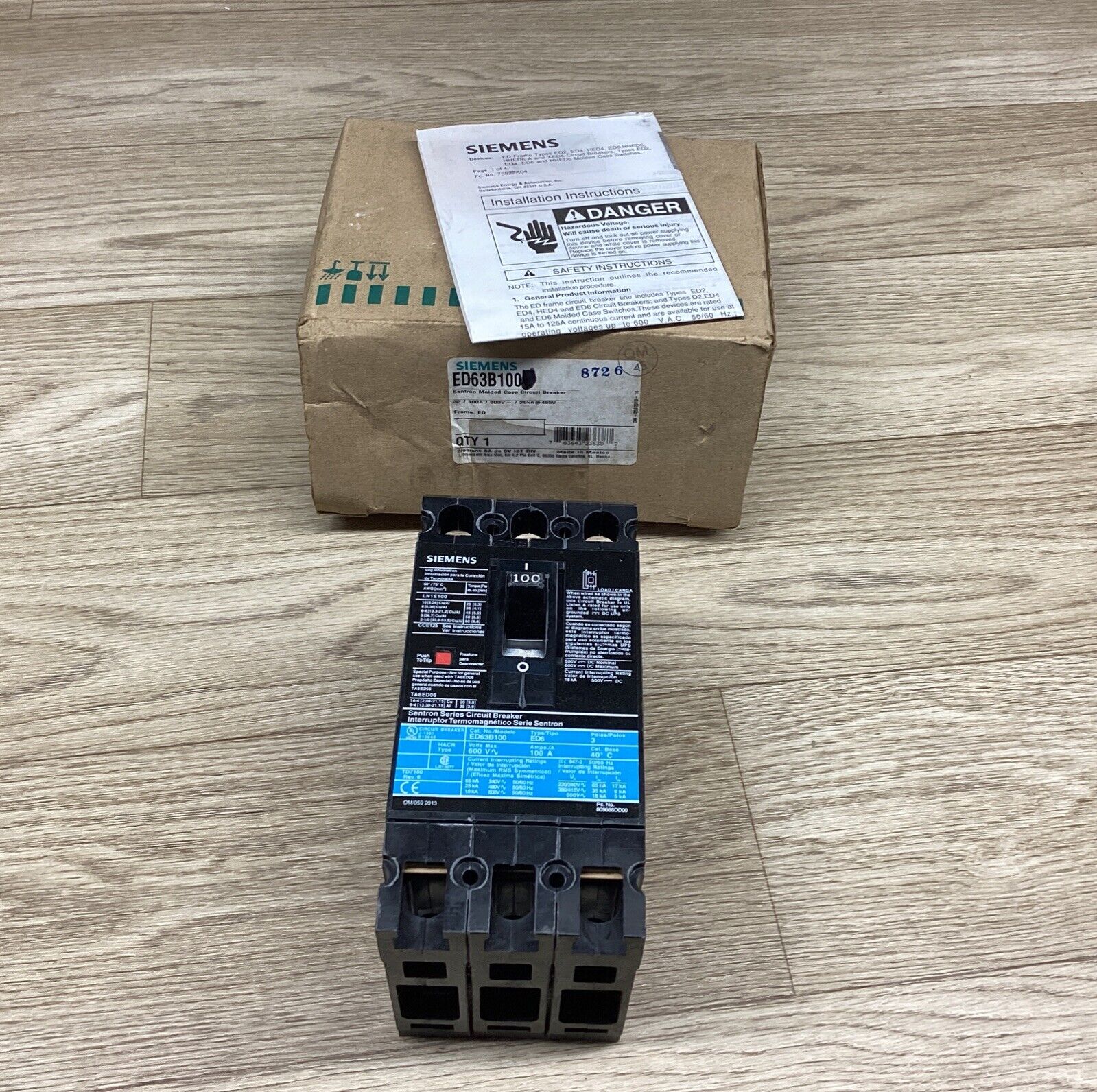 SIEMENS ED63B100 CIRCUIT BREAKER 100AMP 3 POLE #819F115PR6*CO