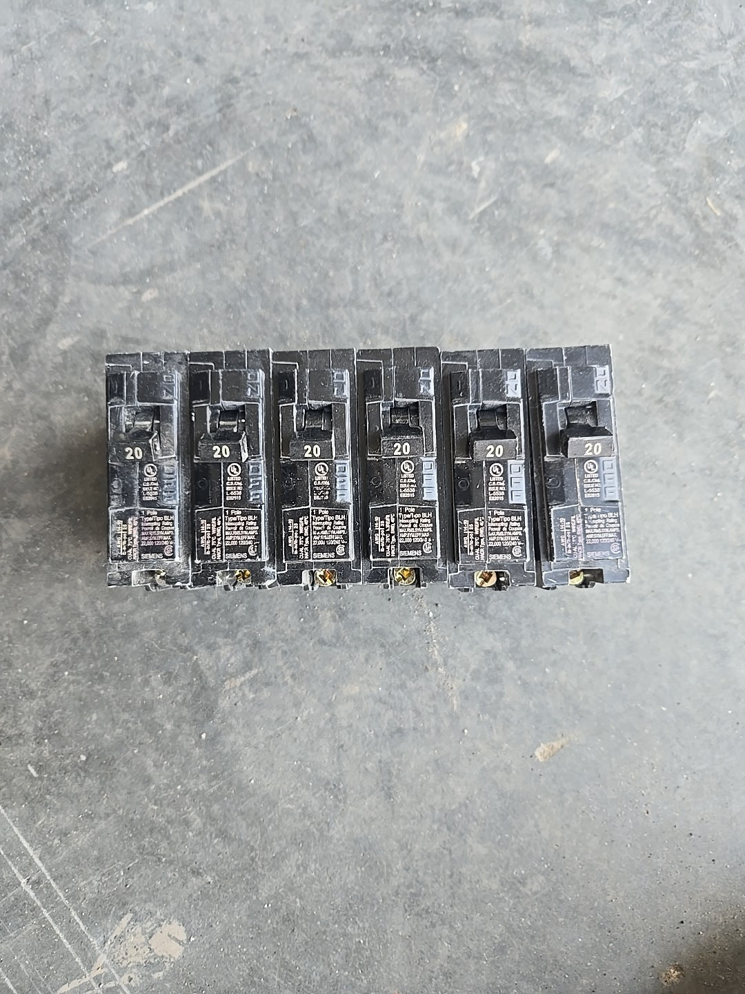 Lot Of 6 - SIEMENS B120H 20-Amp Single Pole 120-Volt, 5 New, 1 Used 