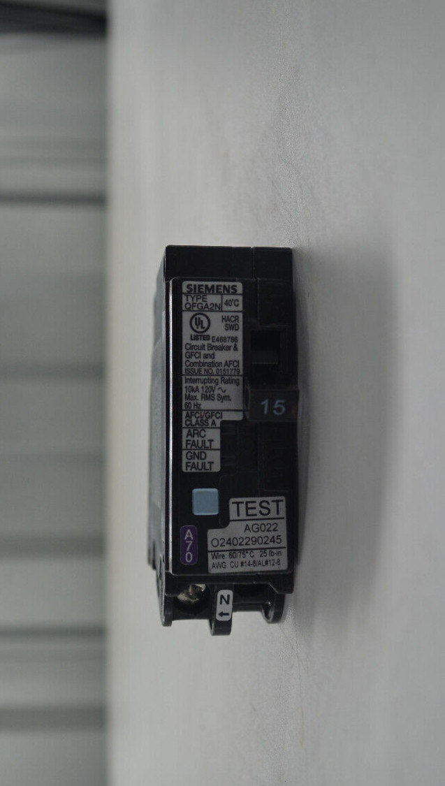Circuit Breaker Siemens Q115DFNP Q115DFN 15A Dual AFCI/GFCI Plug On Neutral