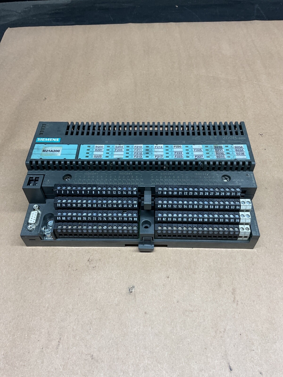 SIEMENS ET 200B-32DI TERMINAL BLOCK #4004PT131