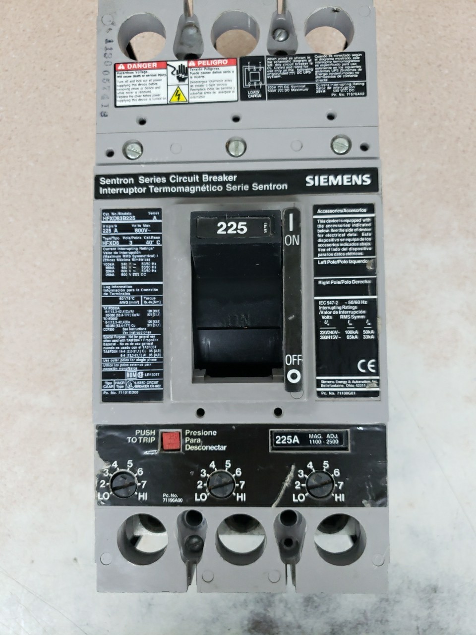 SIEMENS HFXD63B225 Circuit Breaker 225A 3P 600V HFXD6 225 Amp 3 Pole USED