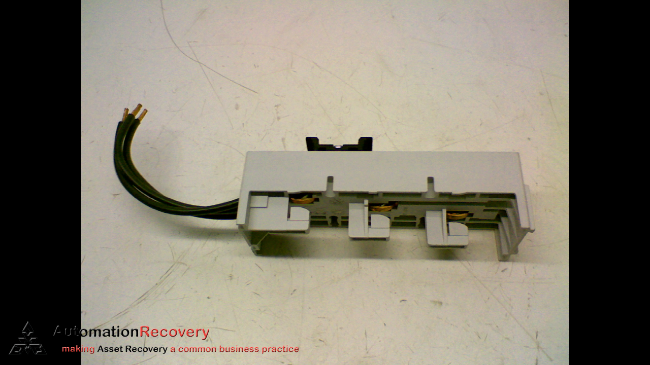 SIEMENS 8US1051-5DK07 BUSBAR ADAPTER 600V NO.12AWG, NEW* #158936