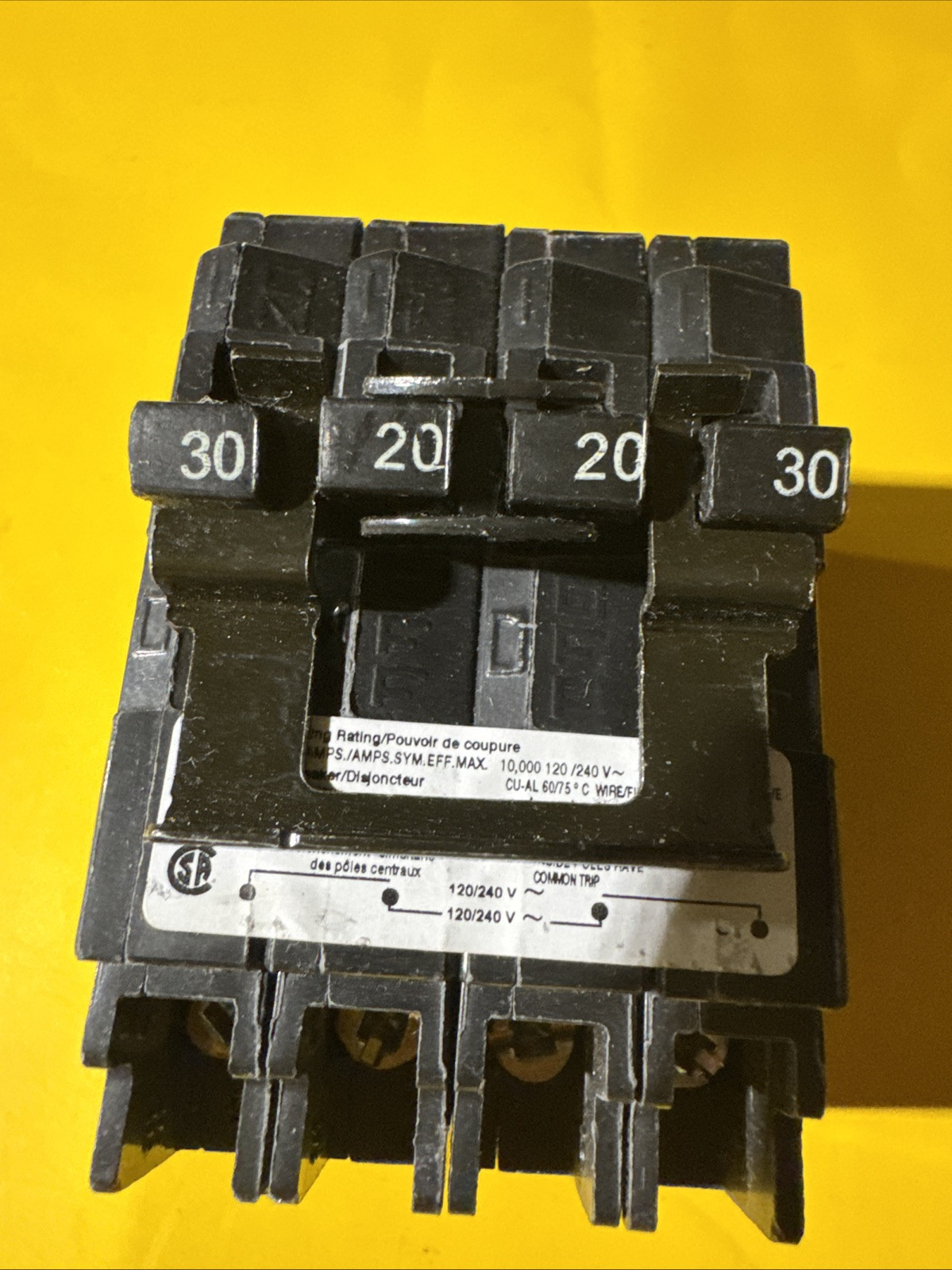 NEW Siemens Q23020CT2 Circuit Breaker, 30-20 Amp, (2) 2-Pole Units