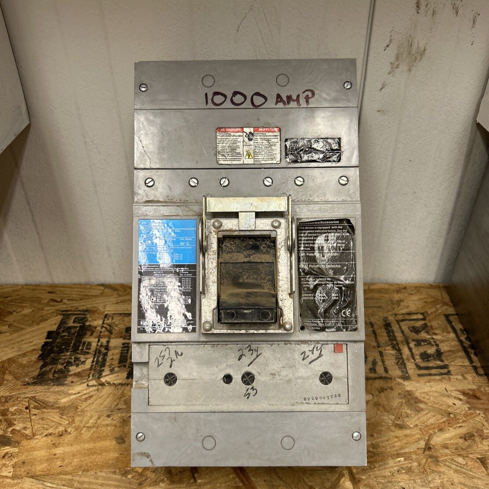 SIEMENS NXD63B100 1000 AMP SENSTRON CIRCUIT BREAKER 3 POLE 600 VAC 50kA @ 480V