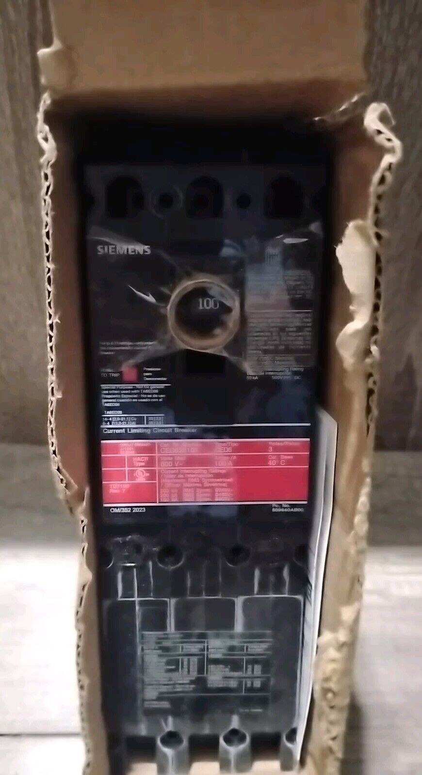 SIEMENS CED63B100, CURRENT LIMITING CIRCUIT BREAKER, 3P /100A /600V Open Box