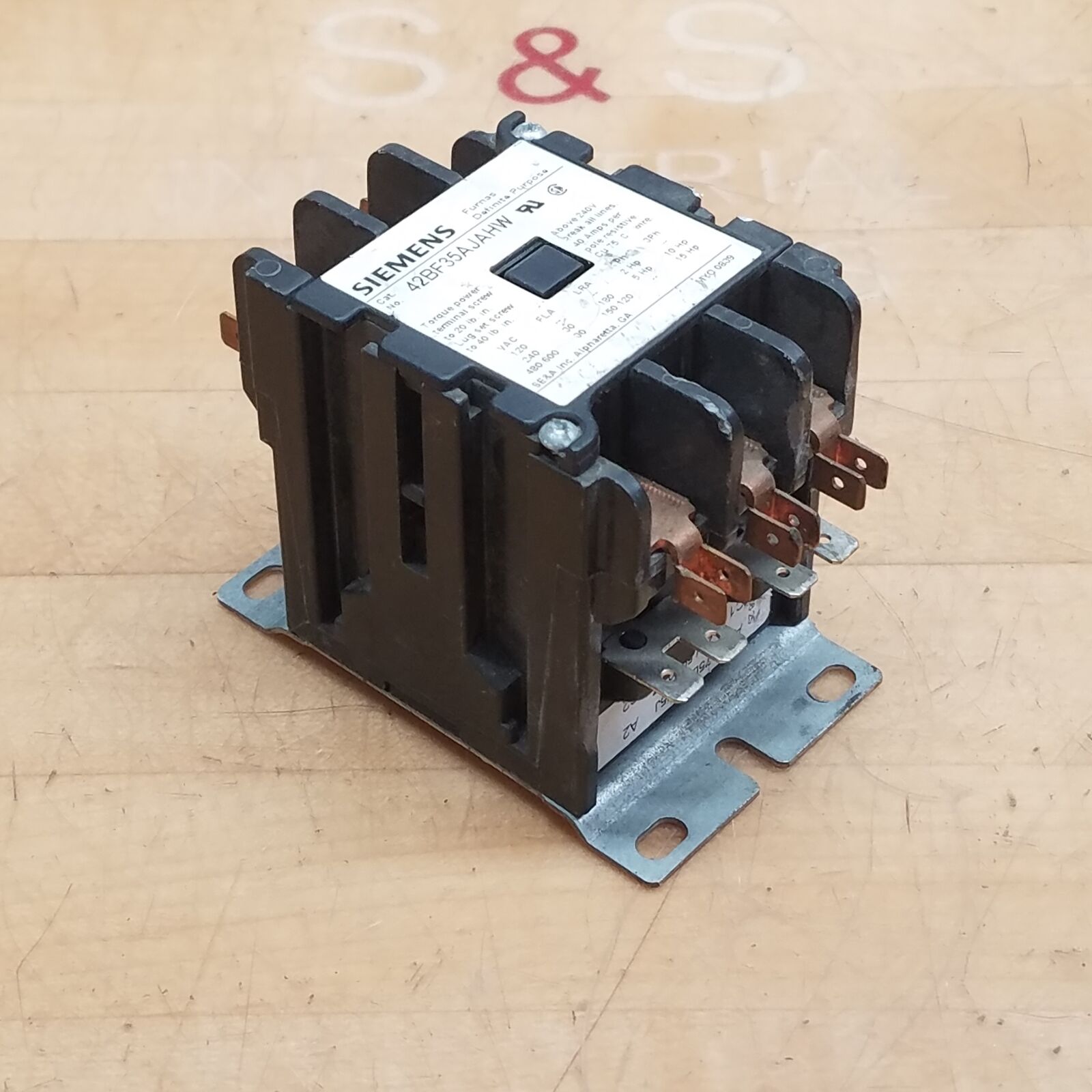 Siemens 42BF35AJAHW Definite Purpose Contactor, 3 Pole, 24V, 50/60Hz - USED