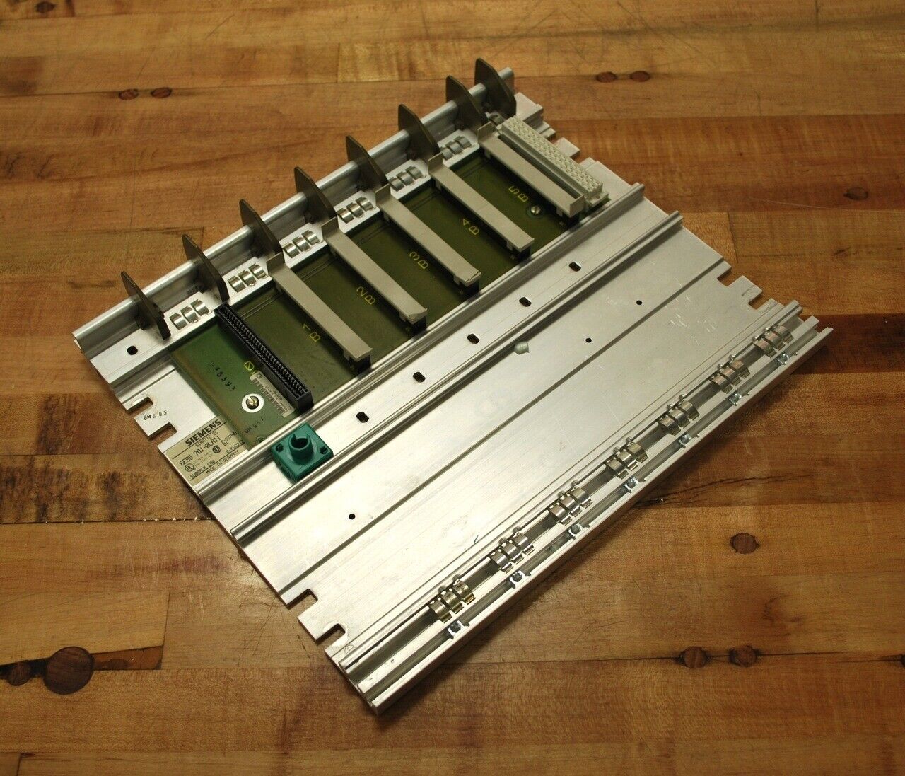Siemens 6ES5 701-0LA11, 6 Slot Expansion Rack - USED