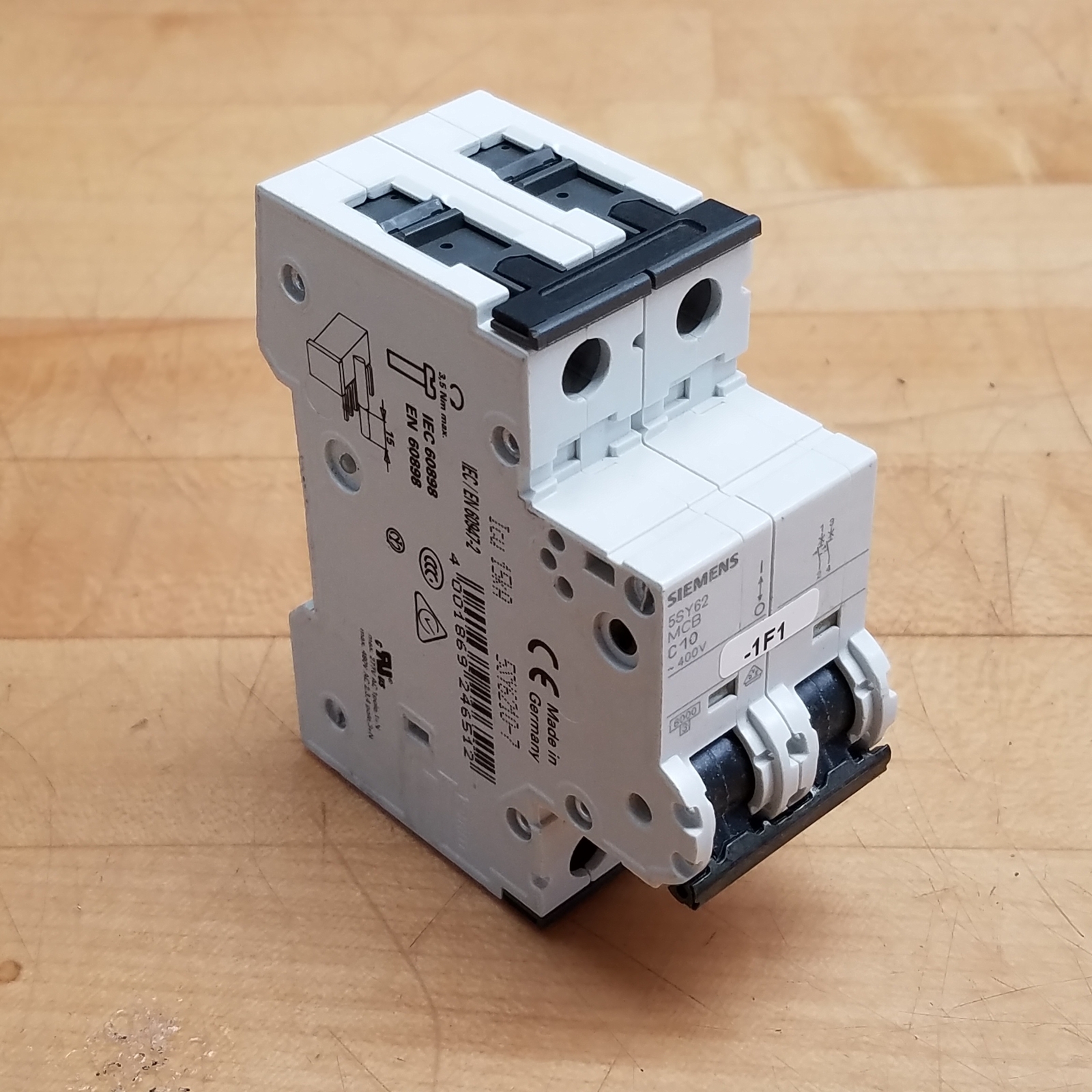 Siemens 5SY6210-7 2-Pole Circuit Breaker, MCB, C10, ~400V - USED