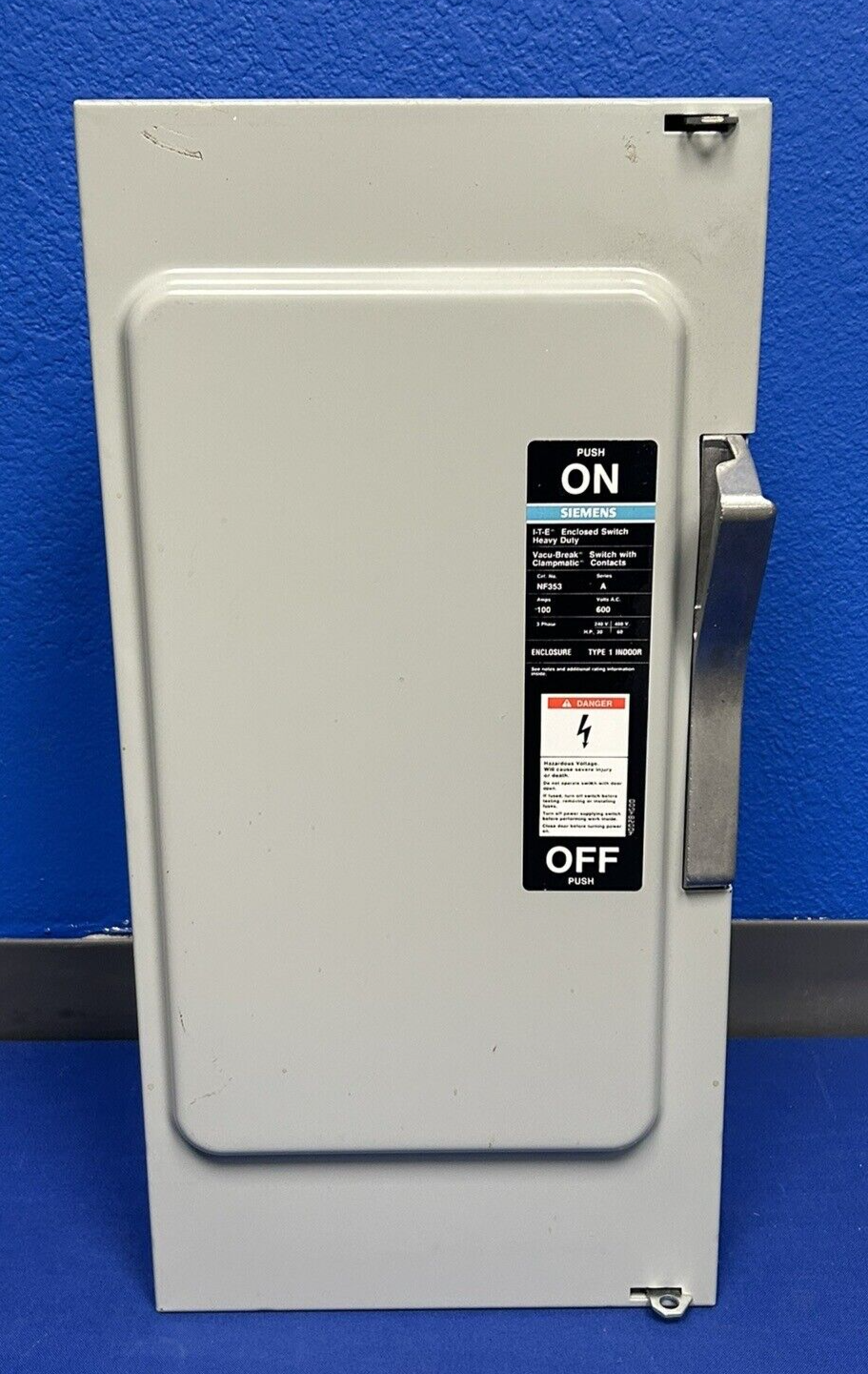 Siemens NF353 Indoor Enclosed Heavy Duty Safety Switch 100A, 600V, 3PH