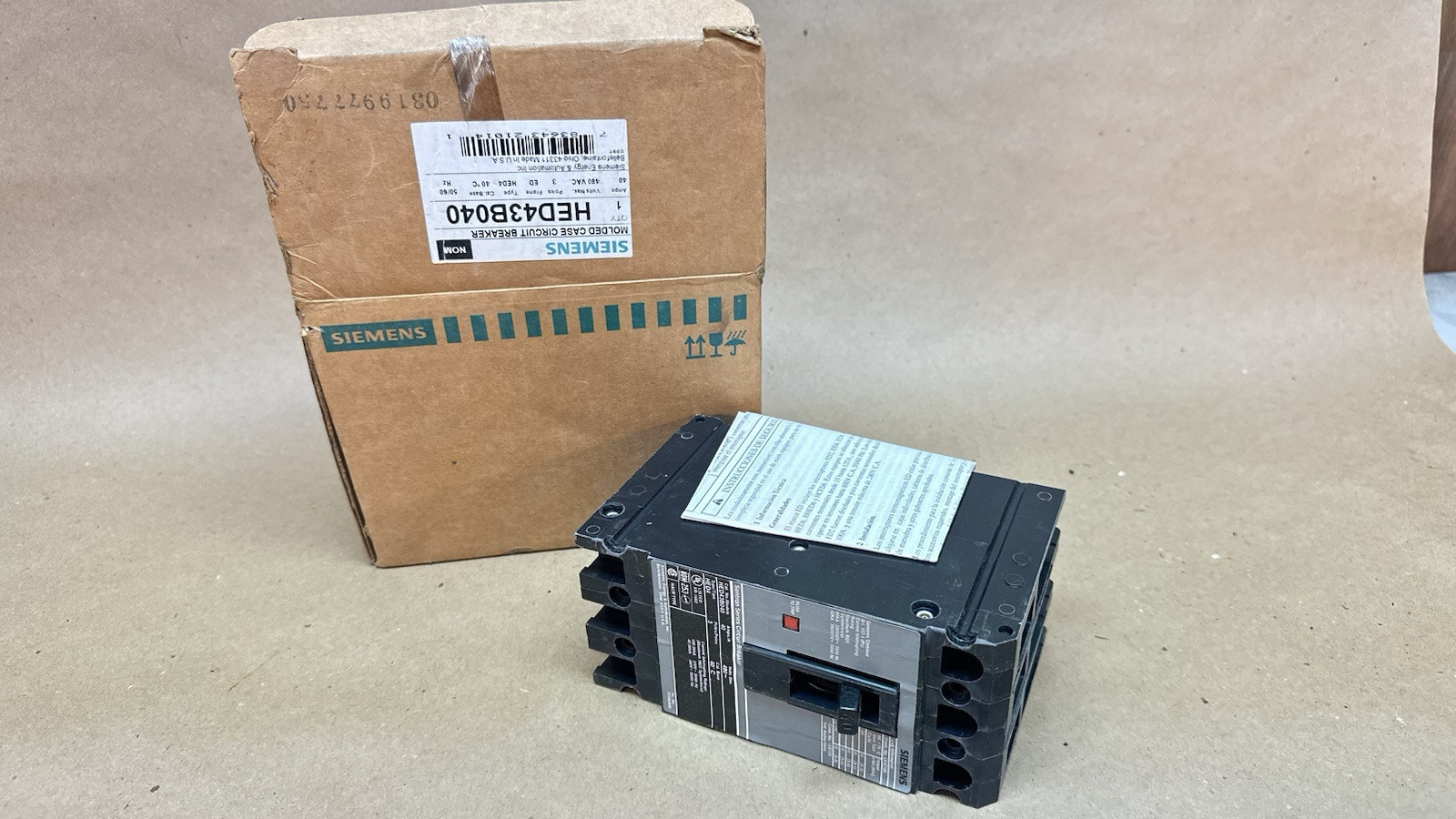 SIEMENS HED43B040 40A 3 POLES 480V CIRCUIT BREAKER NEW (Old Stock)