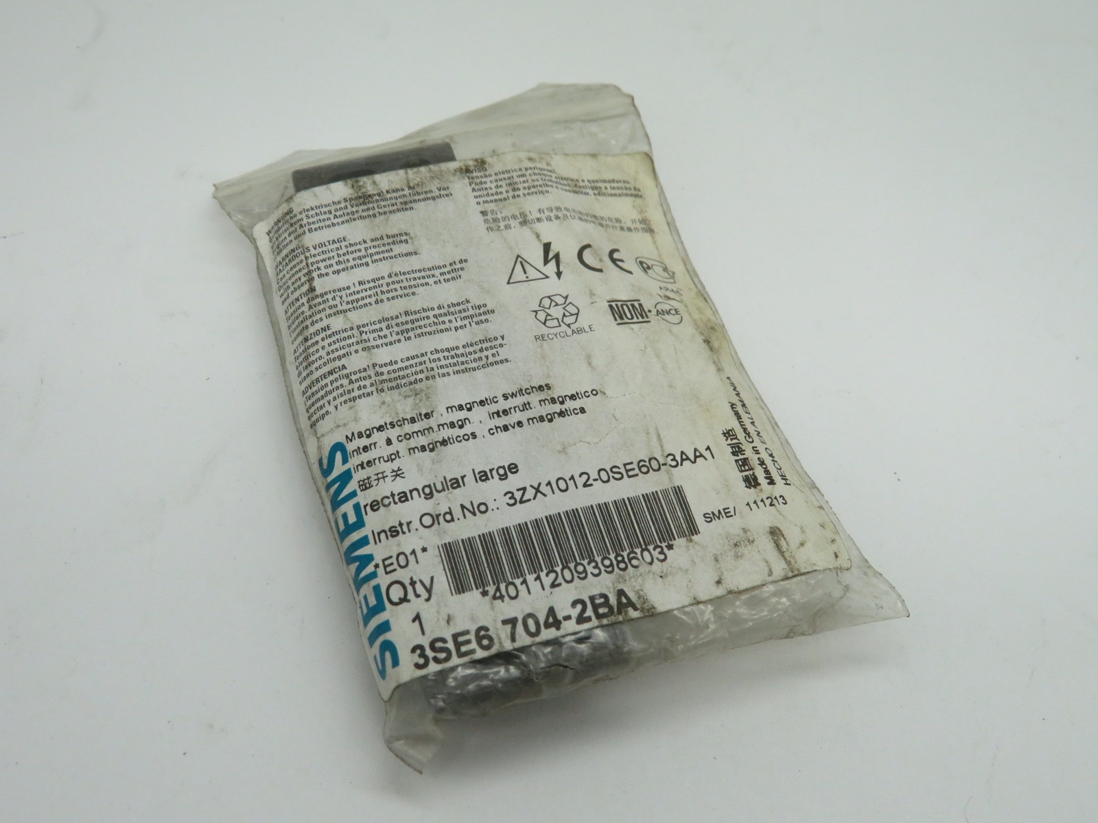 Siemens 3SE6704-2BA Magnetic Safety Switch Actuator 5mm Operating Distance NWB