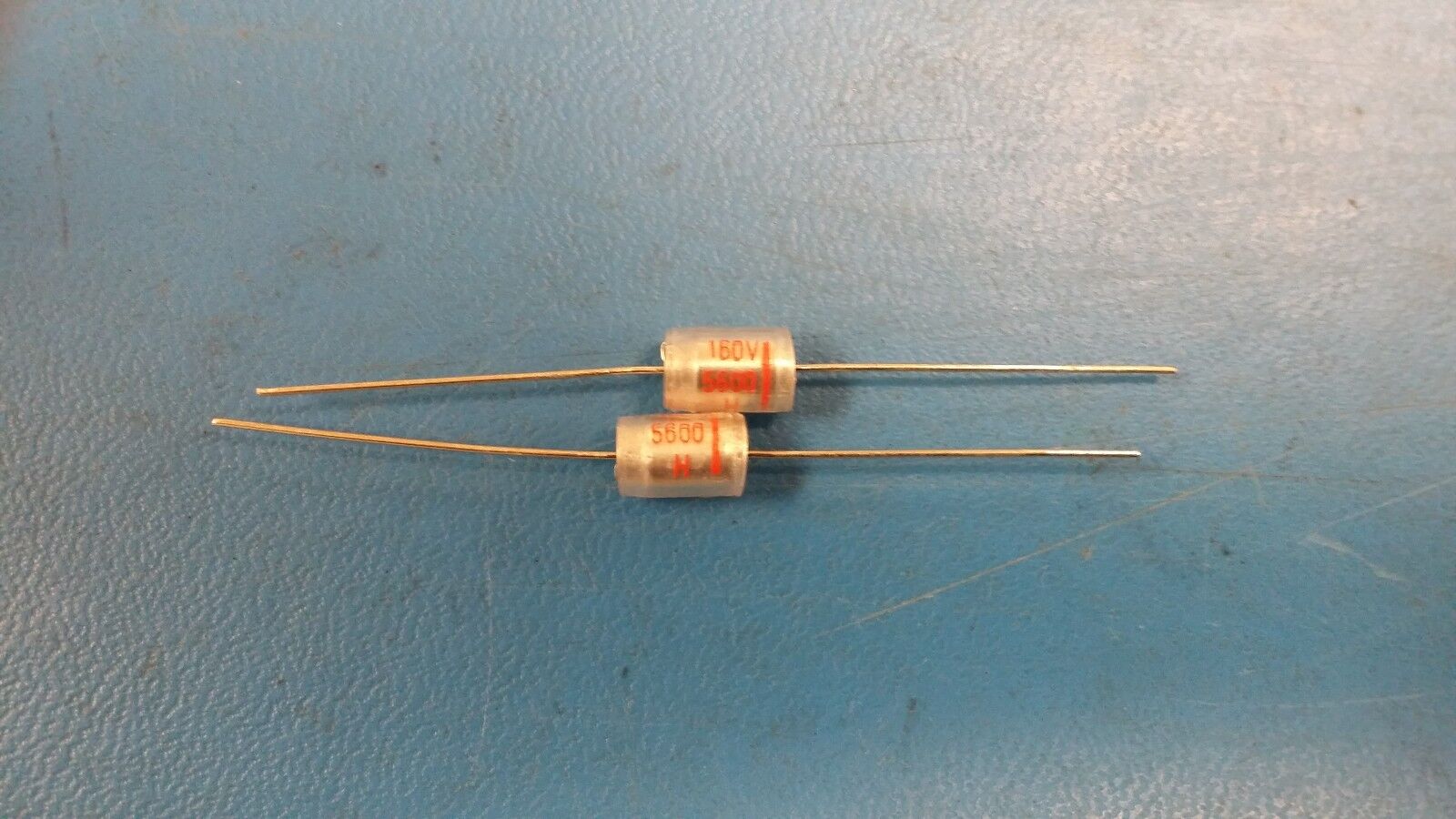 (10 PCS) B33063K1562-H000 SIEMENS CAP POLYPROPYLENE 5600pF 160V 2.5% AXIAL LEAD